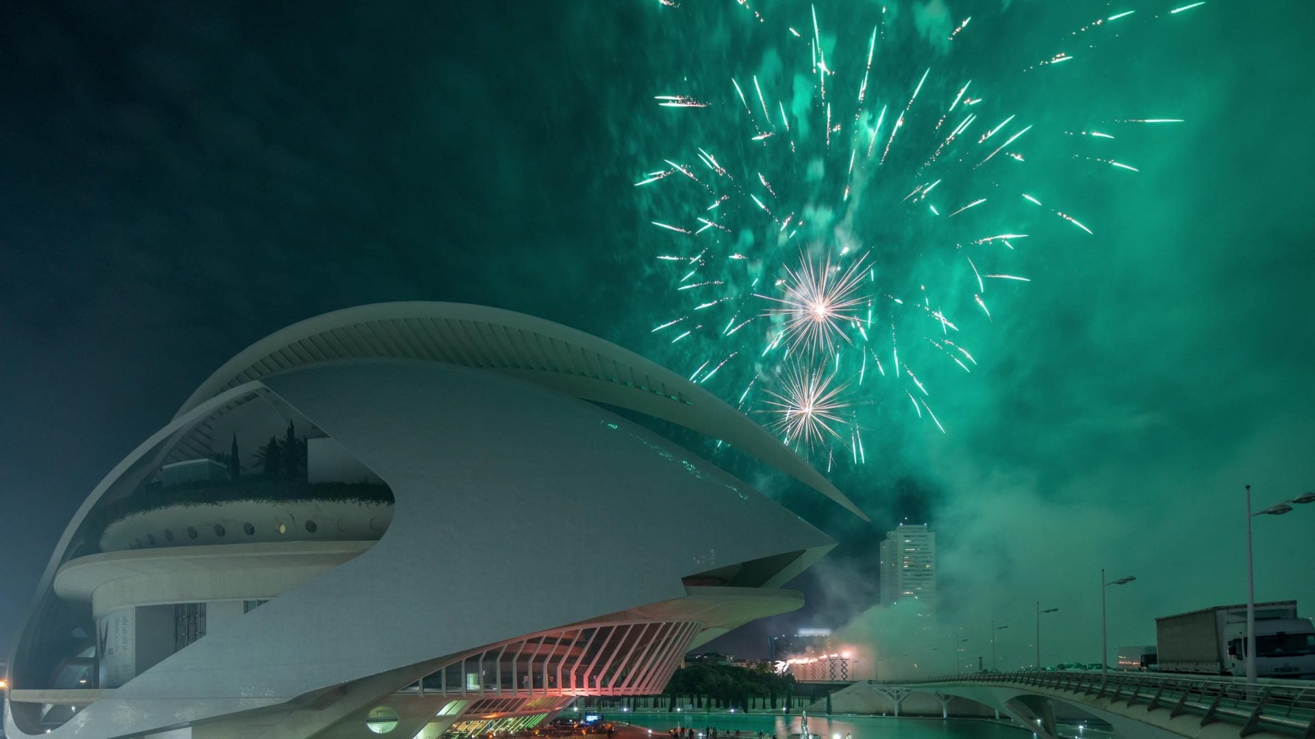 This Mesmerising Hyperlapse Uses an AI Twist to Show Valencia as You've Never Seen it Before