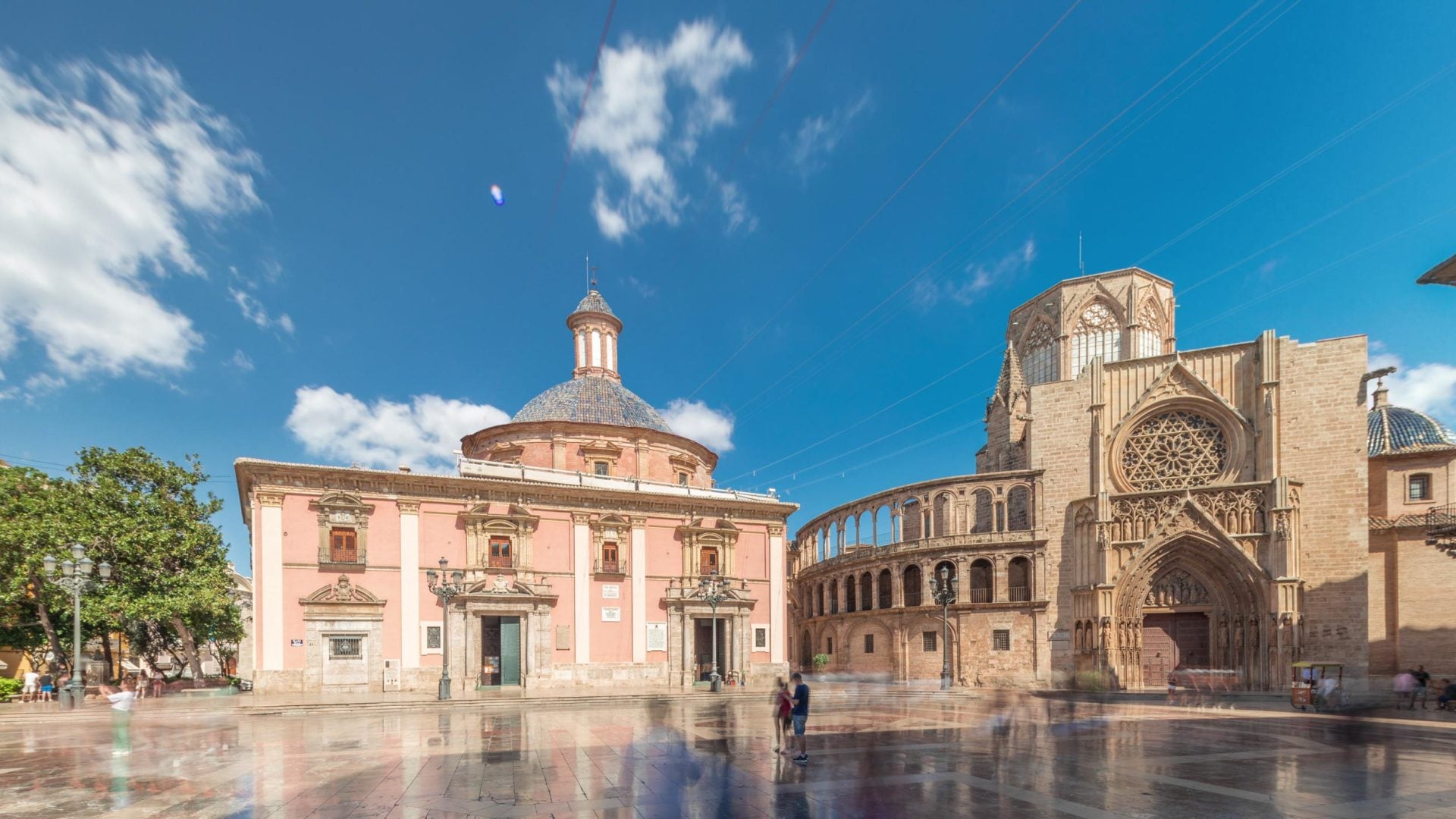 This Mesmerising Hyperlapse Uses an AI Twist to Show Valencia as You've Never Seen it Before