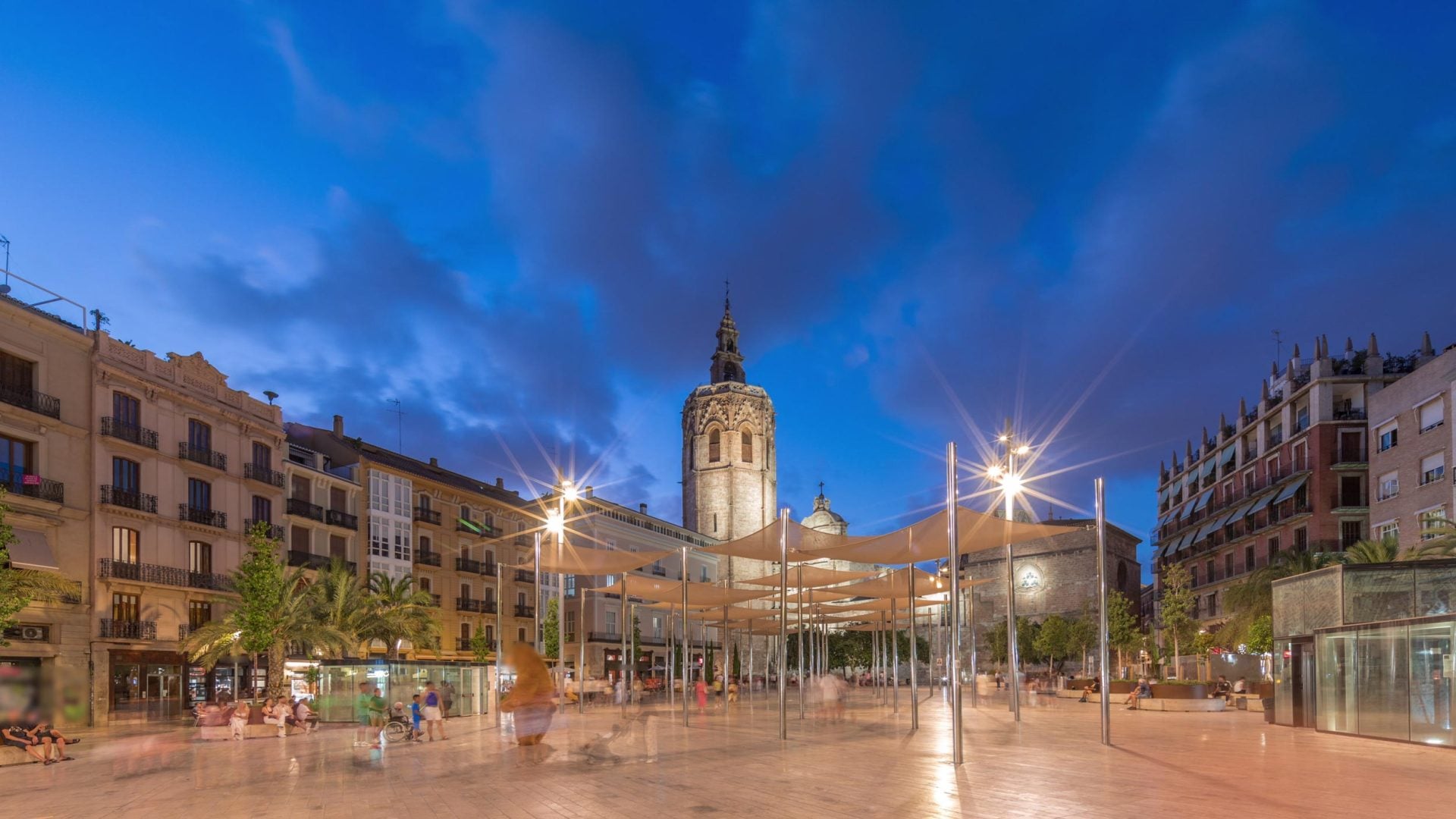 This Mesmerising Hyperlapse Uses an AI Twist to Show Valencia as You've Never Seen it Before