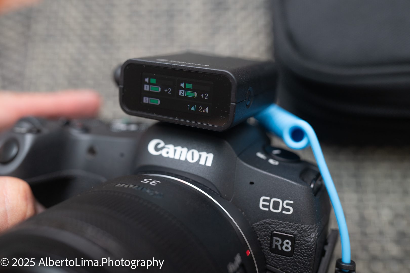 Receiver placed on top of the Canon EOS R8.