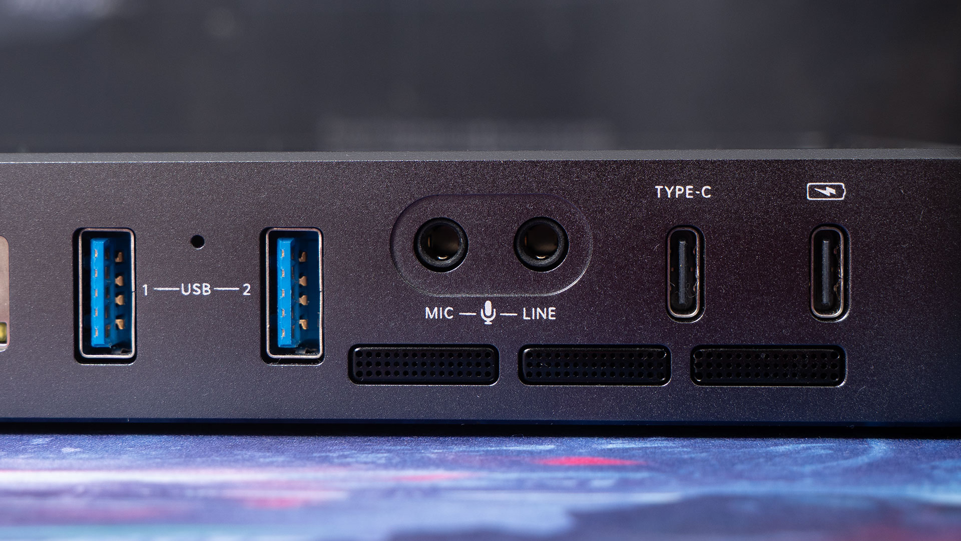 YoloBox Extreme USB Sockets