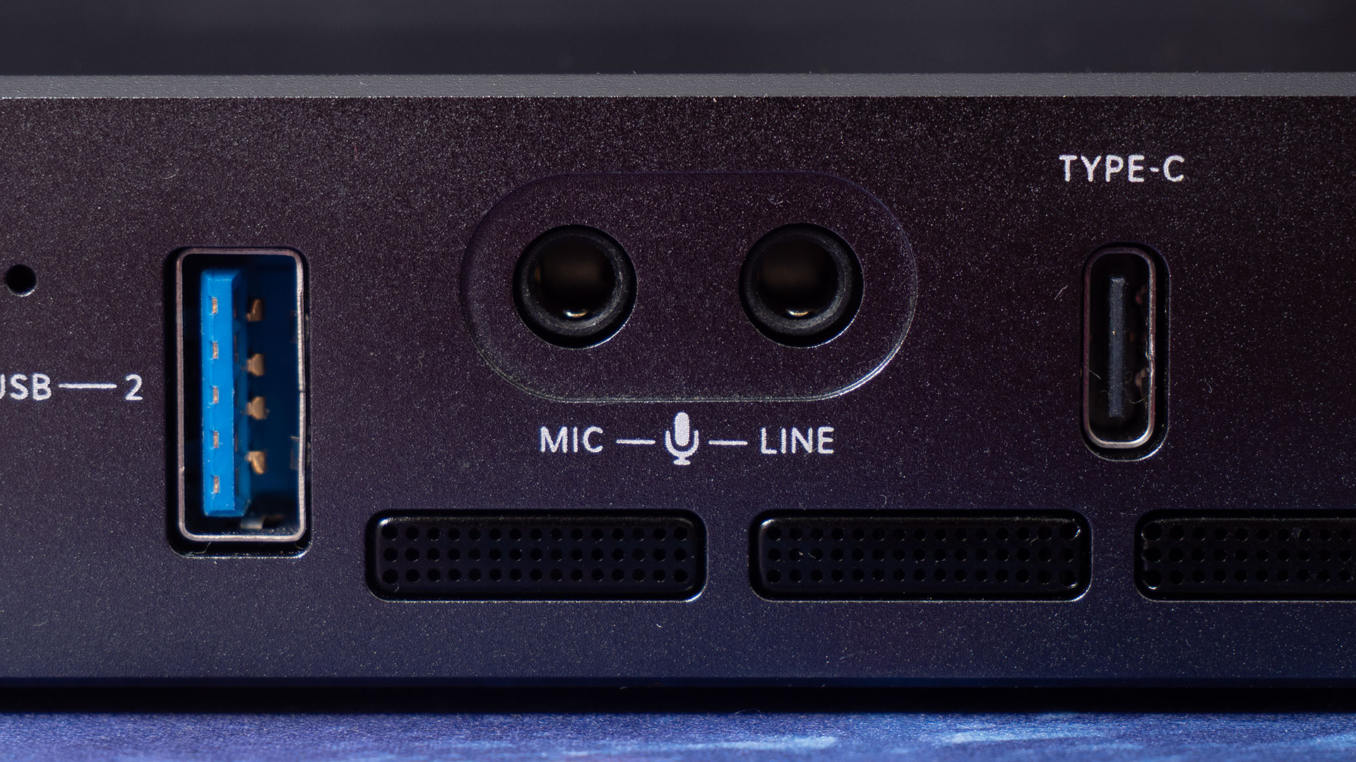 YoloBox Extreme Audio Inputs