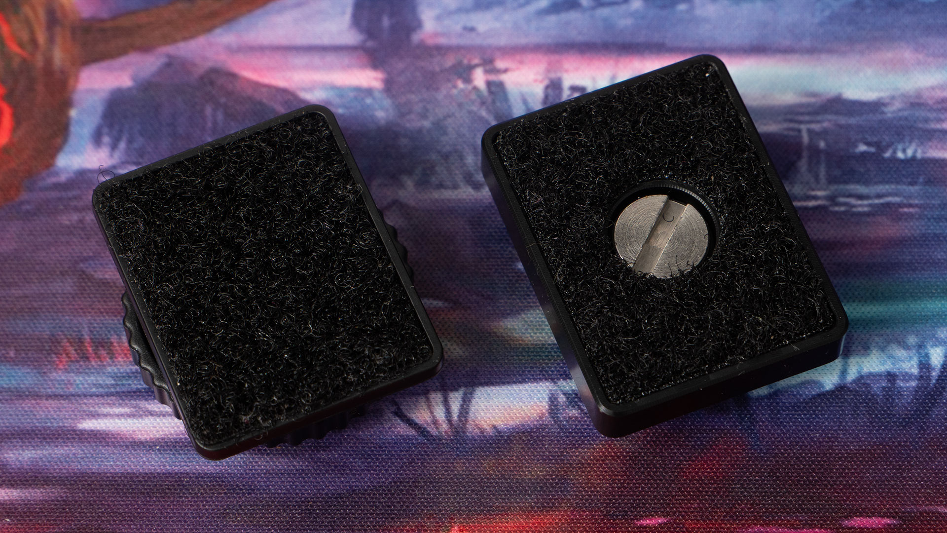 Saramonic TC-NEO mounts top