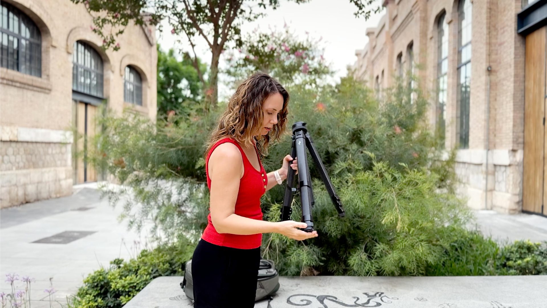 Peak Design Tripod Pro Review: This Tripod is Smarter Than Me, It's So Innovative I had to Read Instructions
