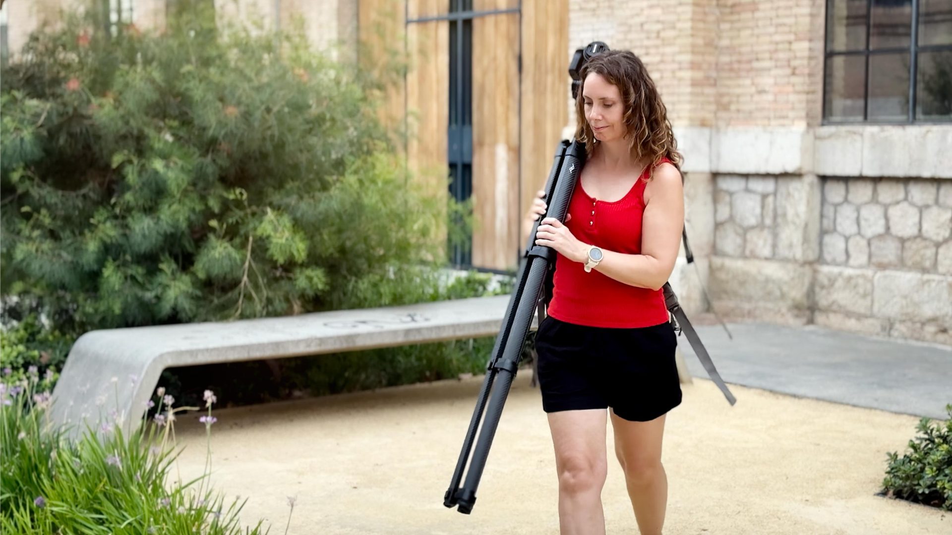 Peak Design Tripod Pro Review: This Tripod is Smarter Than Me, It's So Innovative I had to Read Instructions
