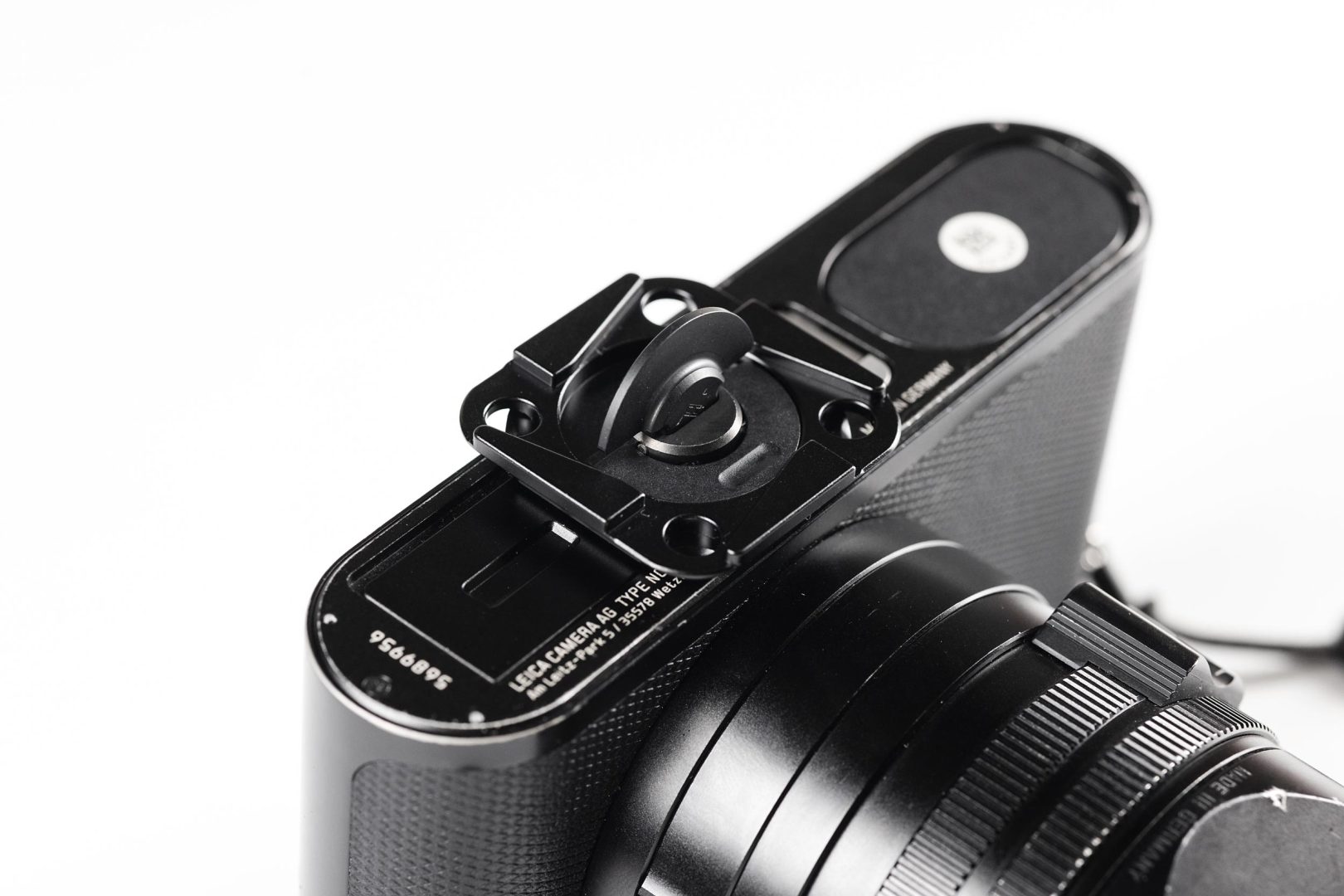 Peak Design Just Made the Cleanest Camera Straps Yet, and (finally) a Mount You Can Tighten with Your Thumb