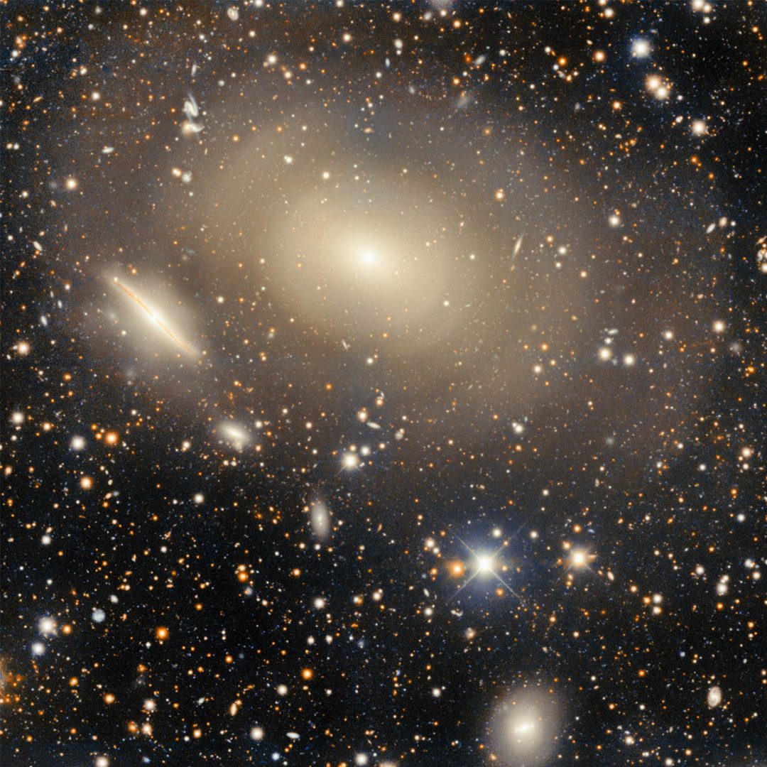 A diffuse ring surrounds IC 4329 in the DECam image. Credit: Dark Energy Survey/DOE/FNAL/DECam/CTIO/NOIRLab/NSF/AURA