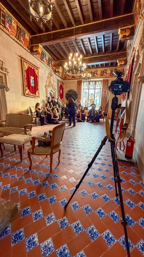 How I Shot an Annie Leibovitz-Style Group Portrait Using Just One Light (and a Medieval Castle)