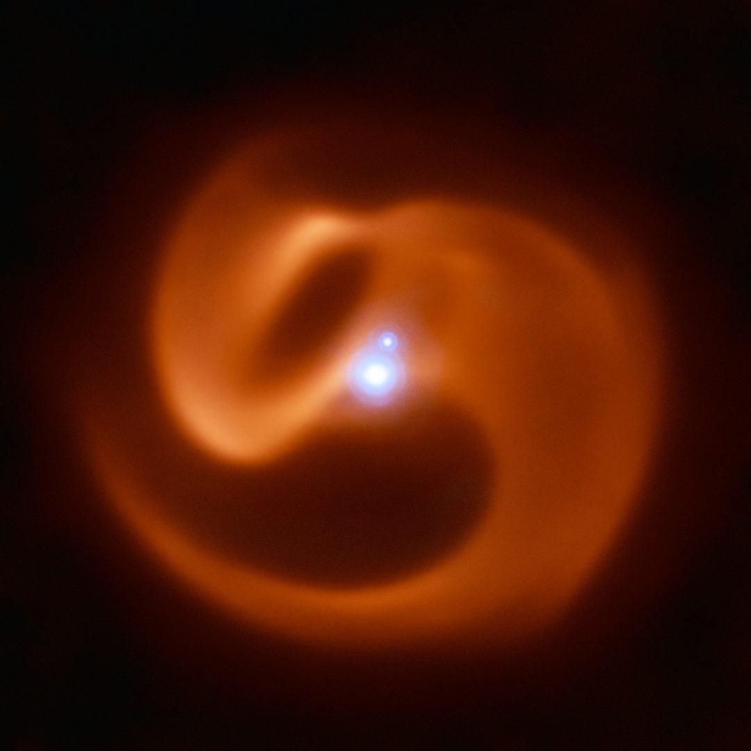The VISIR instrument on ESO’s VLT captured this stunning image of Apep. Credit: ESO/Callingham et al.