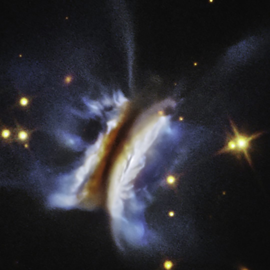 A cropped view of the planet-forming disc IRAS 23077+6707 observed by the Hubble Space Telescope. Credit: NASA, ESA, STScI, K. Monsch (CfA). Image processing: J. DePasquale (STScI).