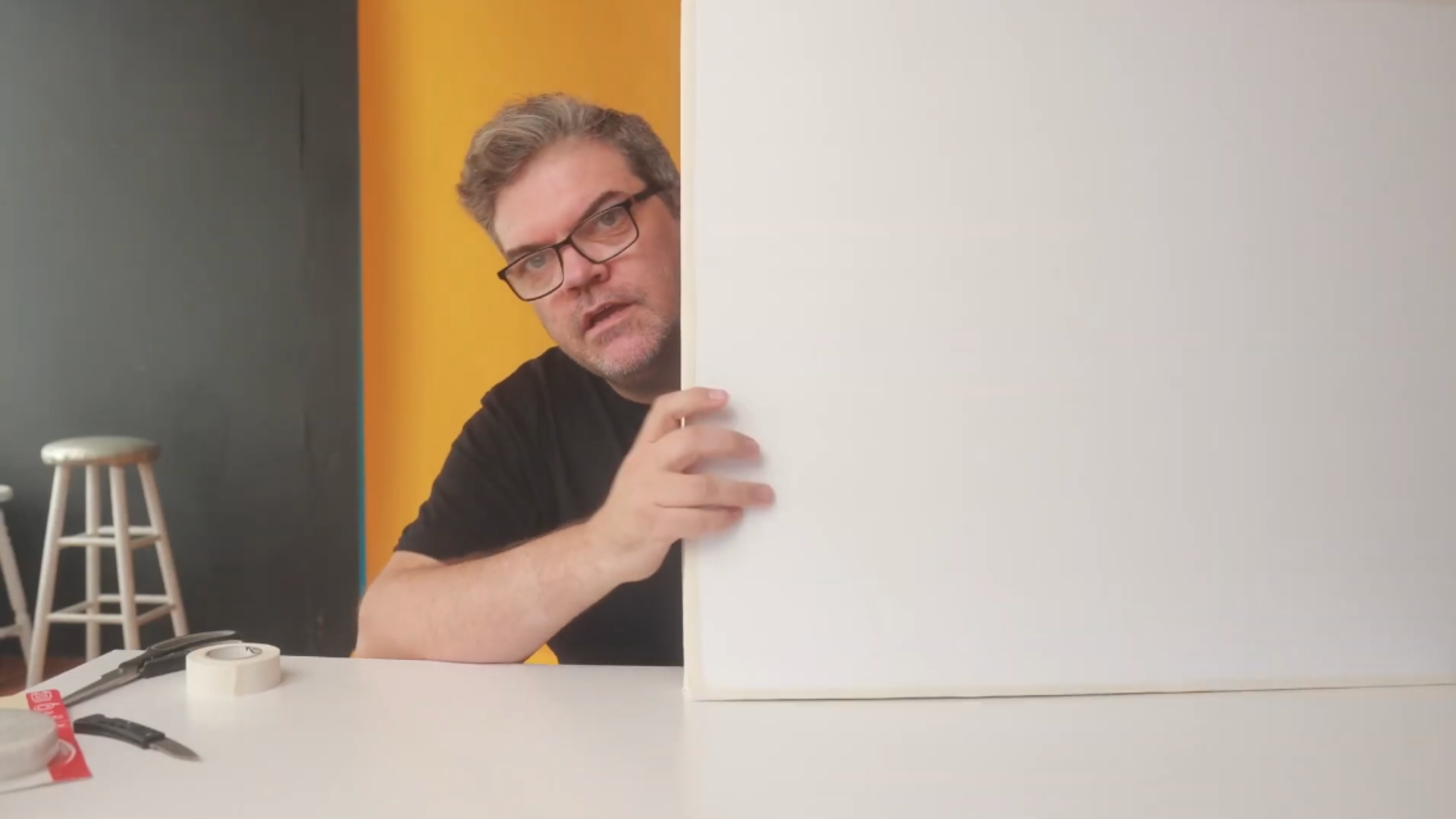 A detailed tutorial on how to build a V-flat from scratch, perfect for photographers seeking to control light reflections and reduce shadows in their shots.