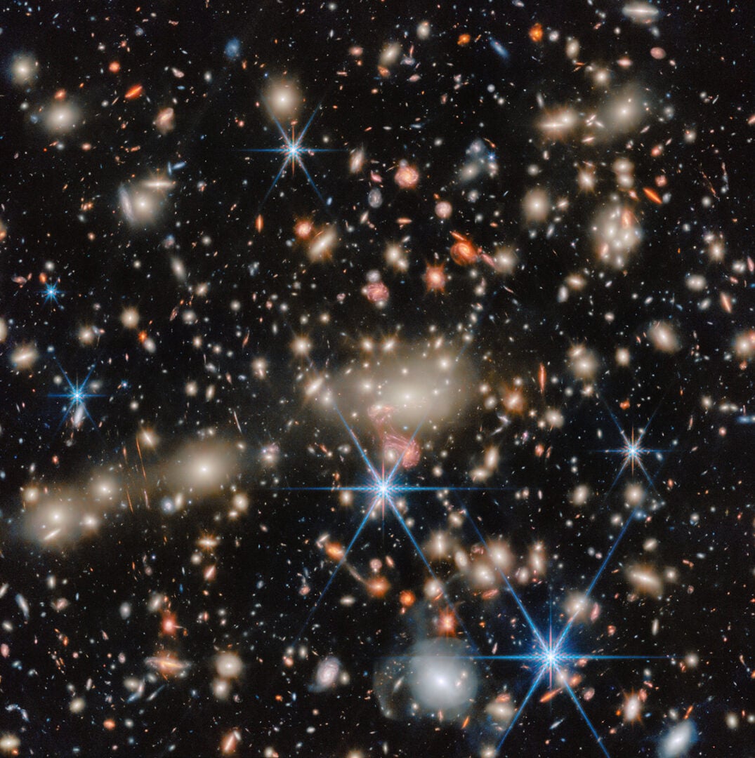 Pictured here is the galaxy cluster MACS J1149.5+2223, or MACS J1149 for short, which is located about 5 billion light-years away in the constellation Leo. Credit: ESA/Webb, NASA & CSA, C. Willott (National Research Council Canada), R. Tripodi (INAF - Astronomical Observatory of Rome)