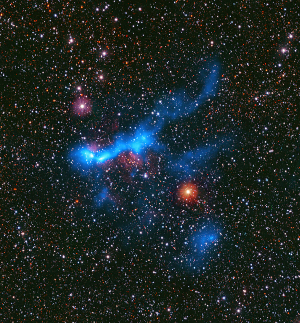 In this image, we’re looking at GAL316, one of the many stellar nurseries a team of astronomers observed as part of a survey called CAFFEINE. Credit: ESO/M. Mattern, P. André et al. Background: VVV