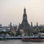 Wat Arun photographers controversy