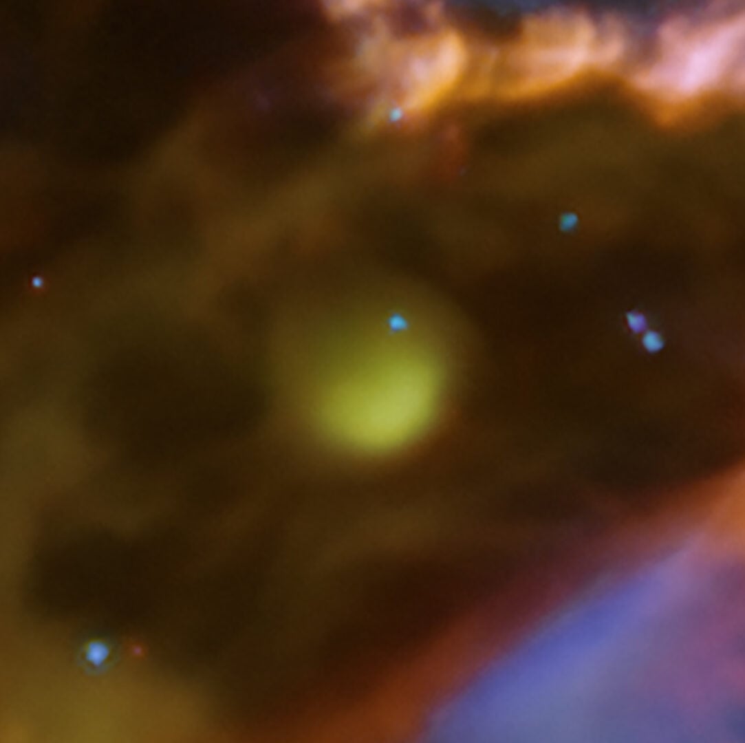 The compact yellowish-green smudge at the centre of this image hosts a neutron star produced when a massive star exploded as a supernova. Credit: ESO/J. Suherli et al.
