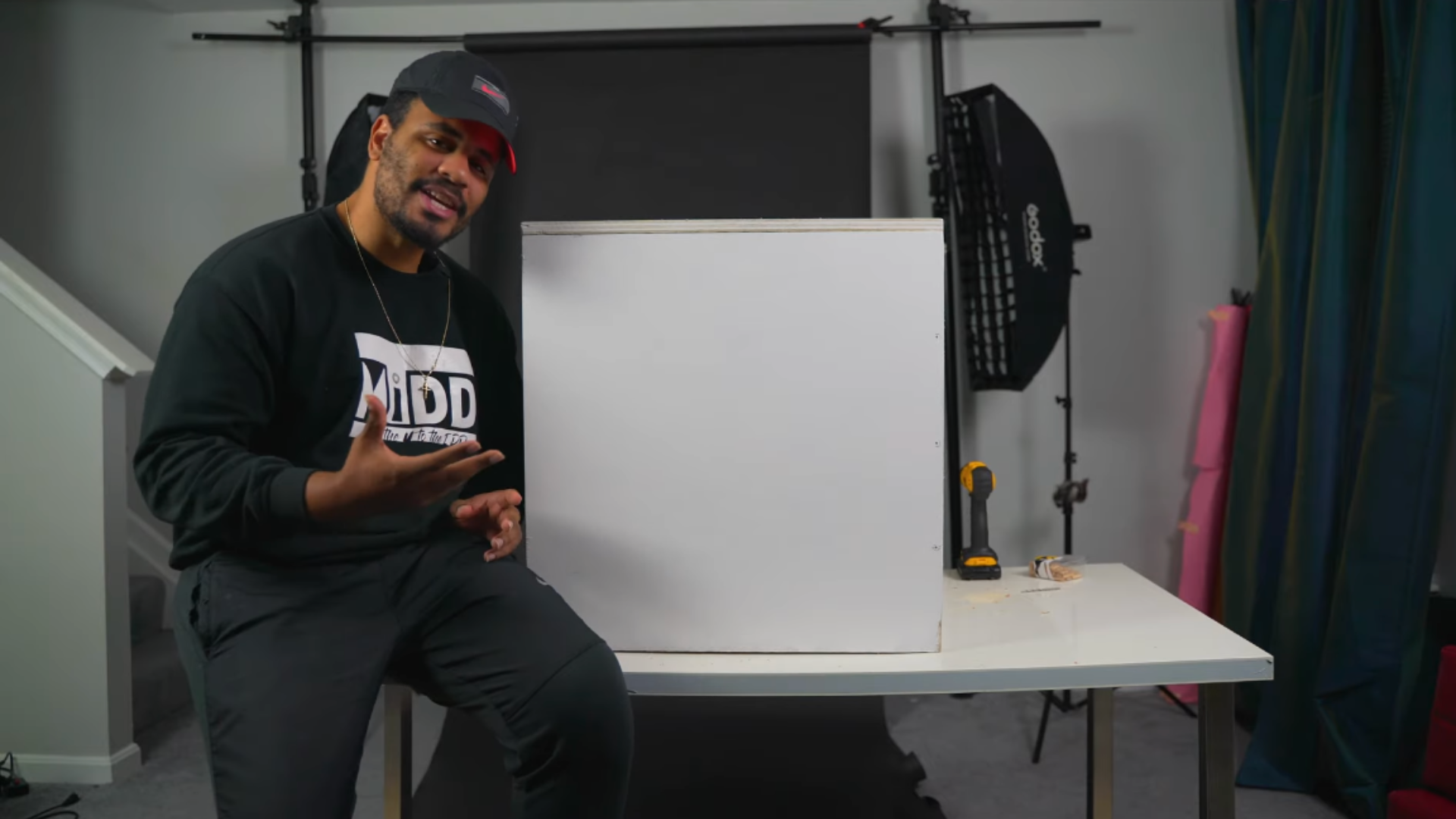 A guide to creating your own photography prop box for creative shoots.
