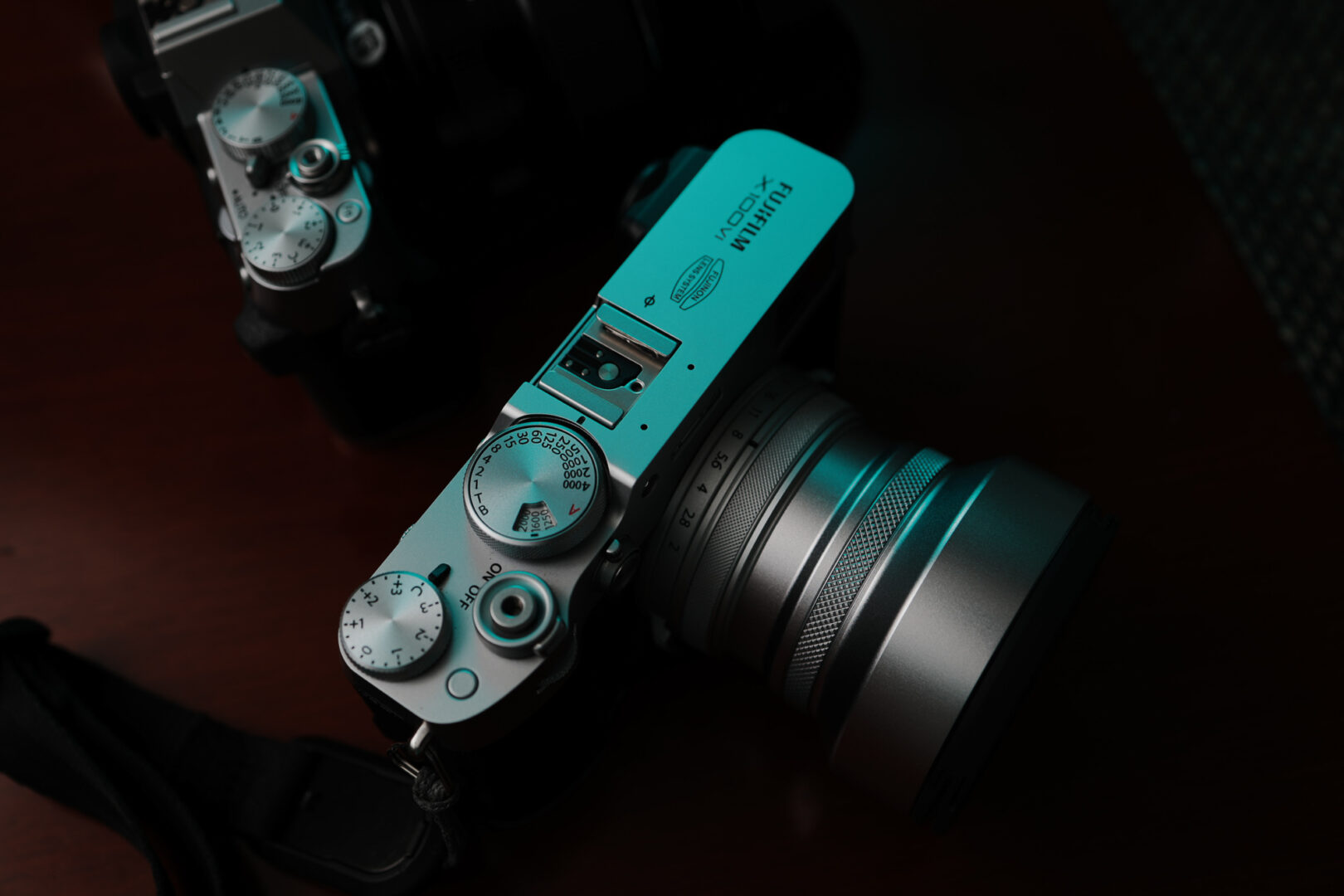 A stylized photo of a camera. 