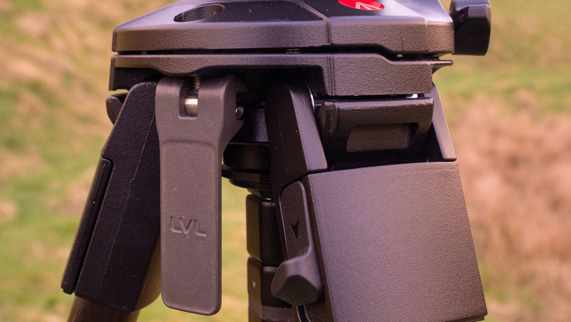 The Manfrotto ONE Hybrid  leveling lever locked