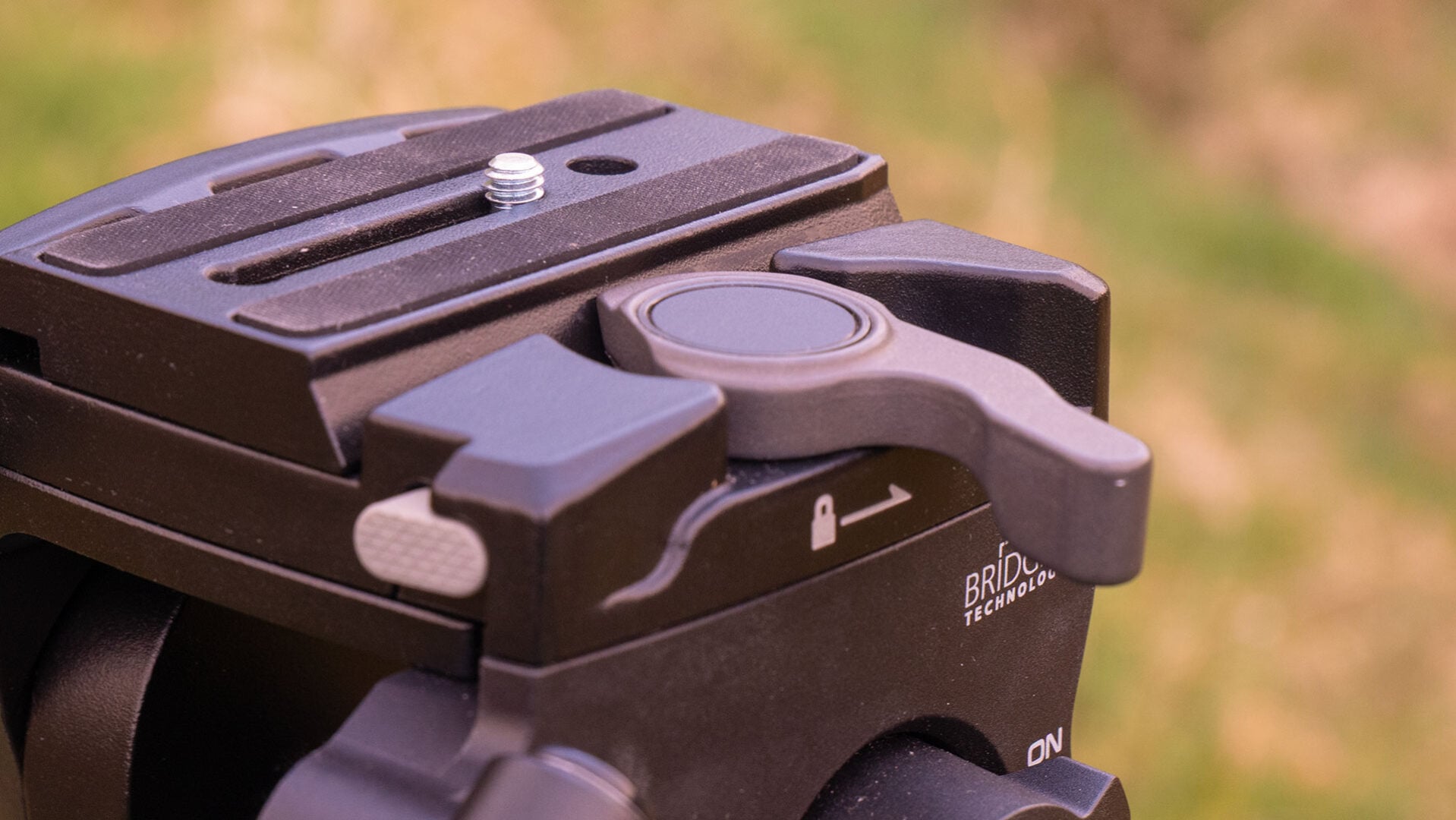 Manfrotto ONE Hybrid Quick Release lever