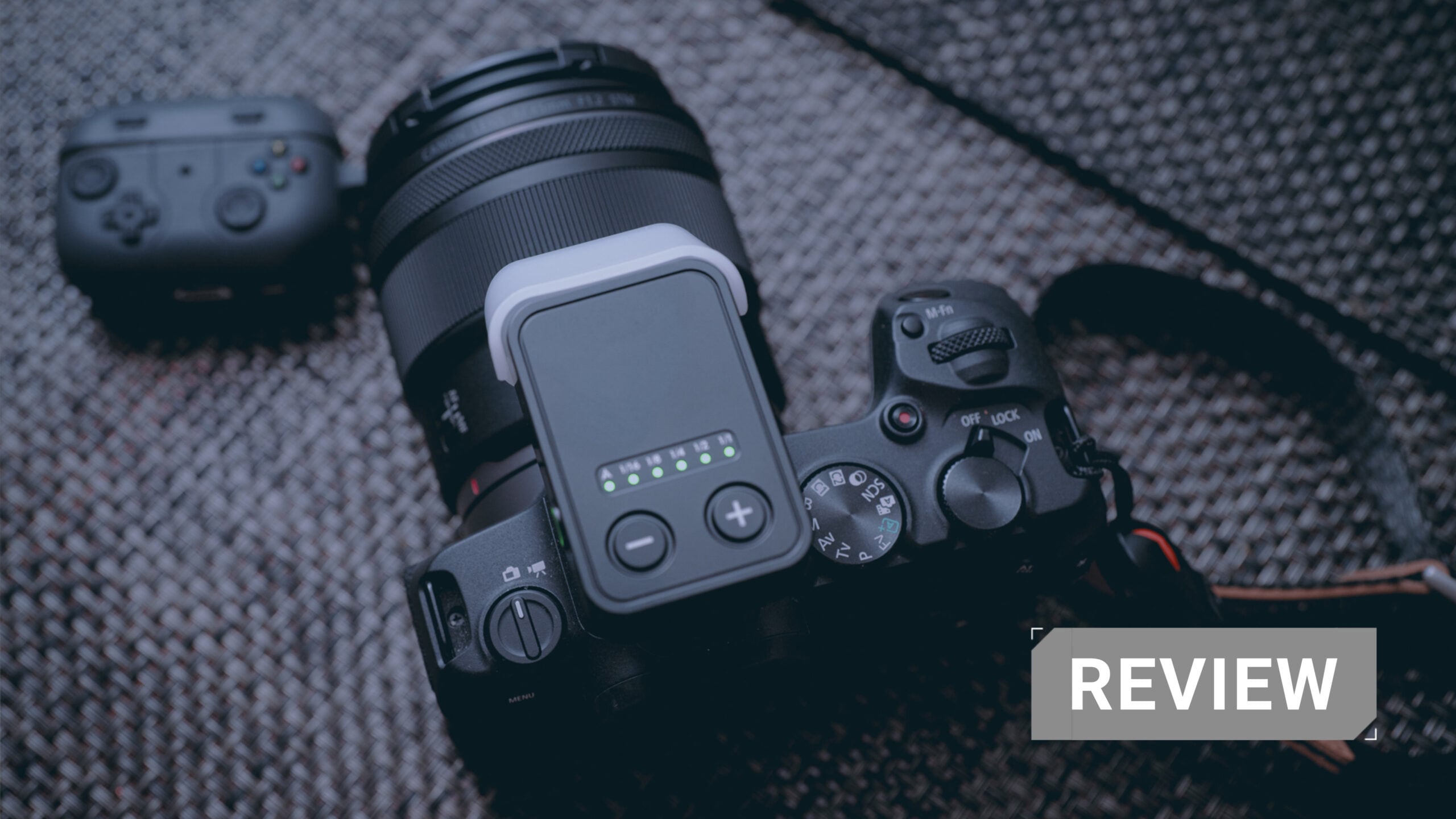 An image of a Canon EOS R8 Camera with the Viltrox Vintage Z2 TTL Flash on top.