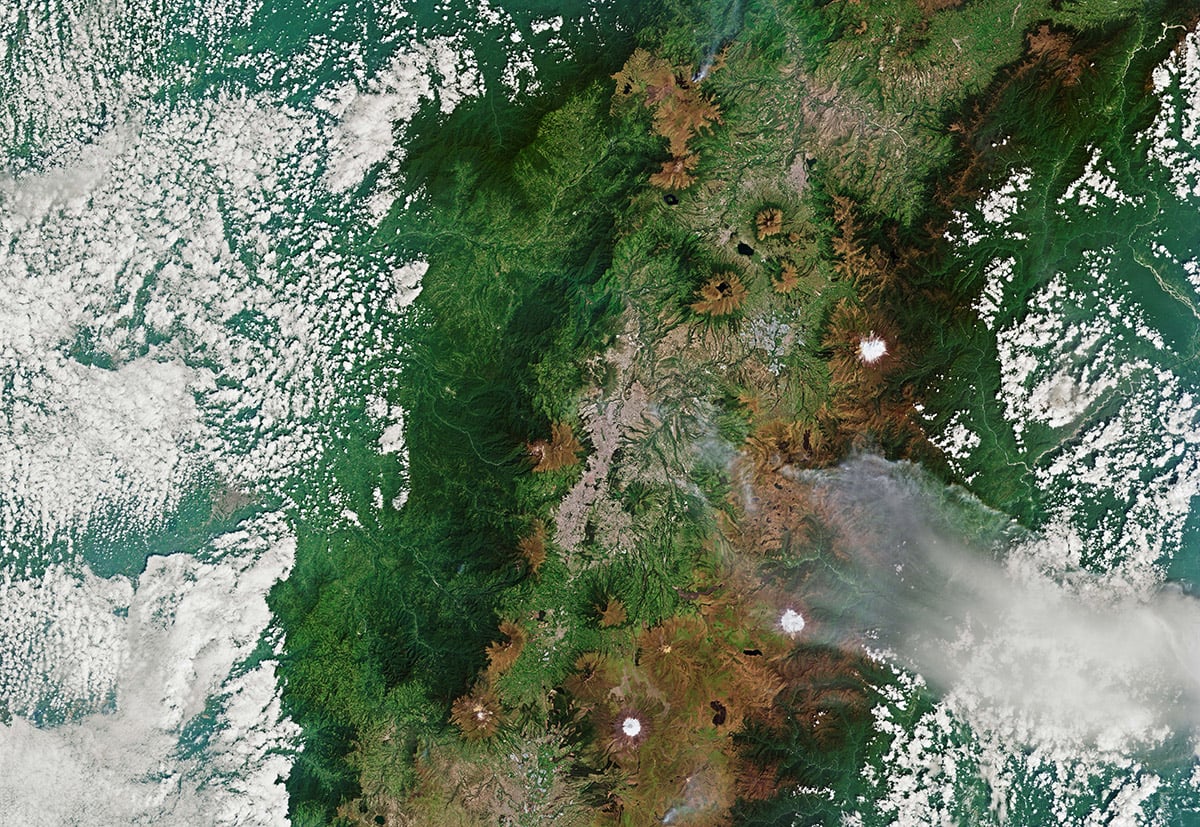 This image, captured by the Copernicus Sentinel-2 mission, gives us a glimpse of Ecuador’s capital, Quito, sprawling for 40 km along this high-altitude valley in the Andes. Credit: Copernicus Sentinel data (2025), processed by ESA