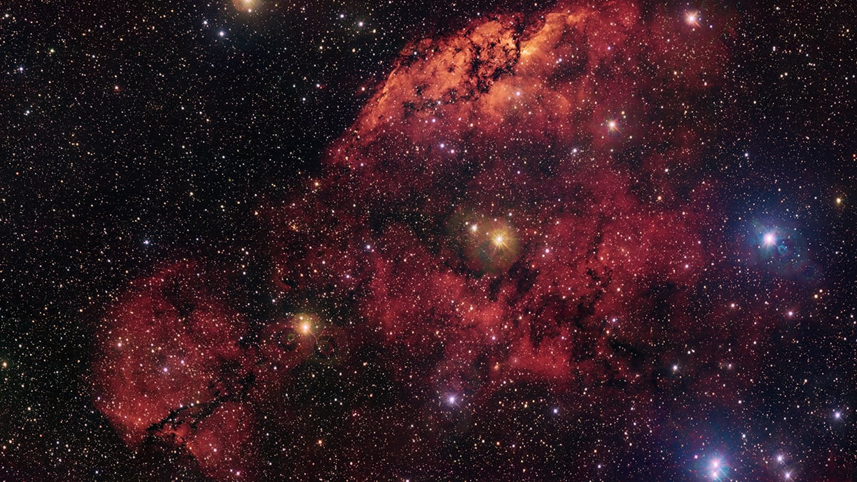 ESO's VLT Survey Telescope celebrates 15th anniversary with Gum 10 nebula image cover