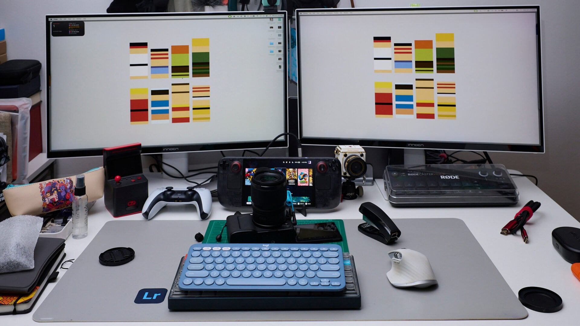 A desktop with two INNOCN 27-inch Professional Monitors (CB27U1)