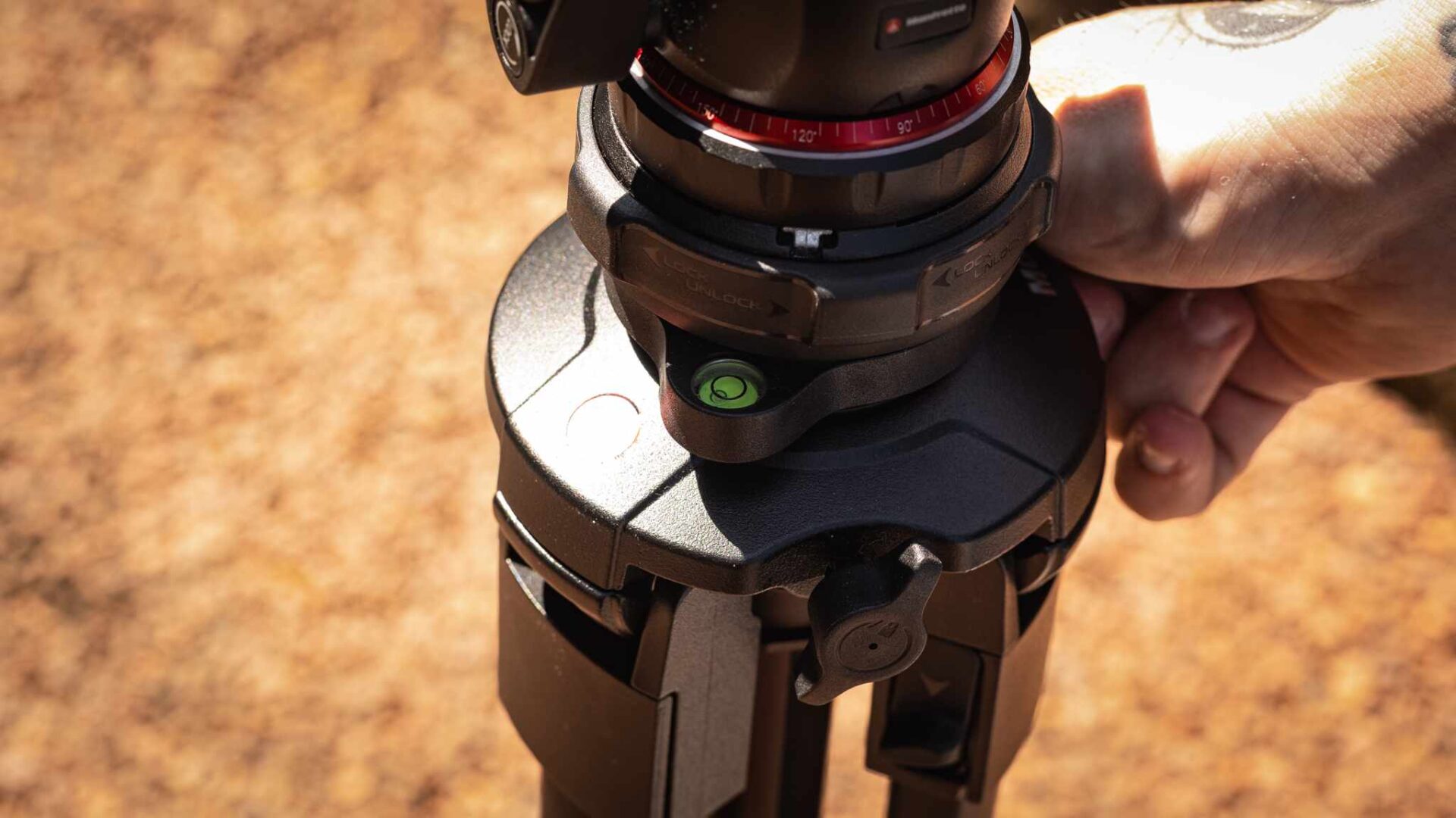 Manfrotto ONE Photo tripod bubble level