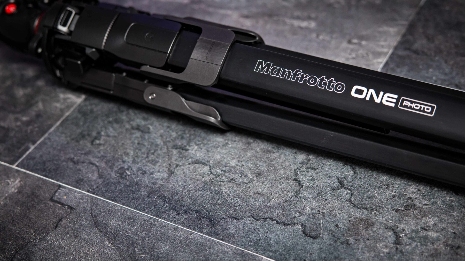 Manfrotto ONE Photo tripod folded close-up