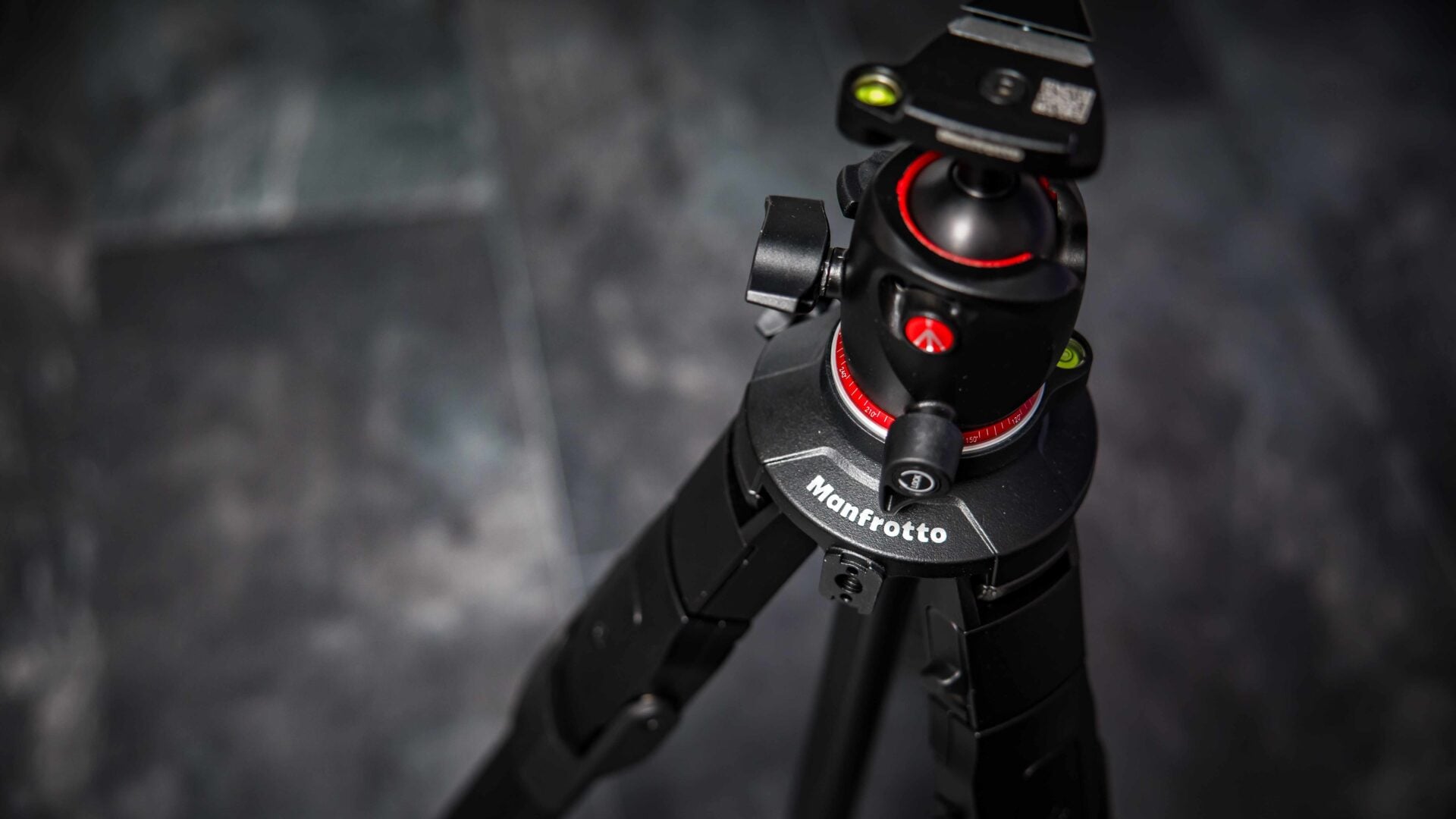 Manfrotto ONE Photo tripod and head