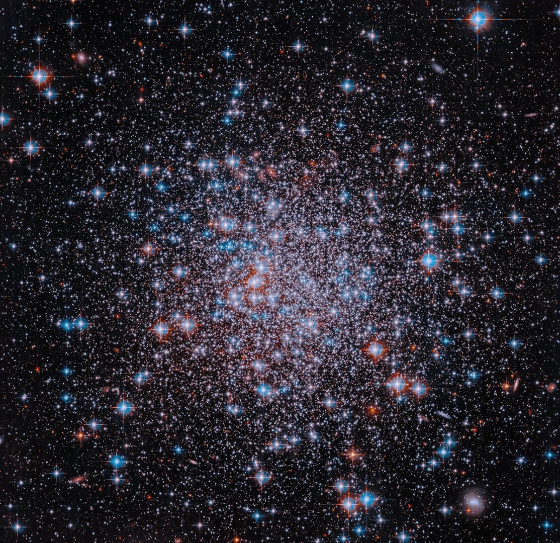 NGC 6426 by the Hubble Space Telescope. Credit: NASA, ESA, and A. Dotter (Dartmouth College); Processing: Gladys Kober (NASA/Catholic University of America)