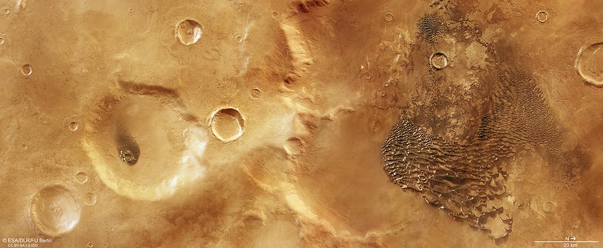 A panoramic view of Kaiser Crater by Mars Express. Credit: ESA/DLR/FU Berlin