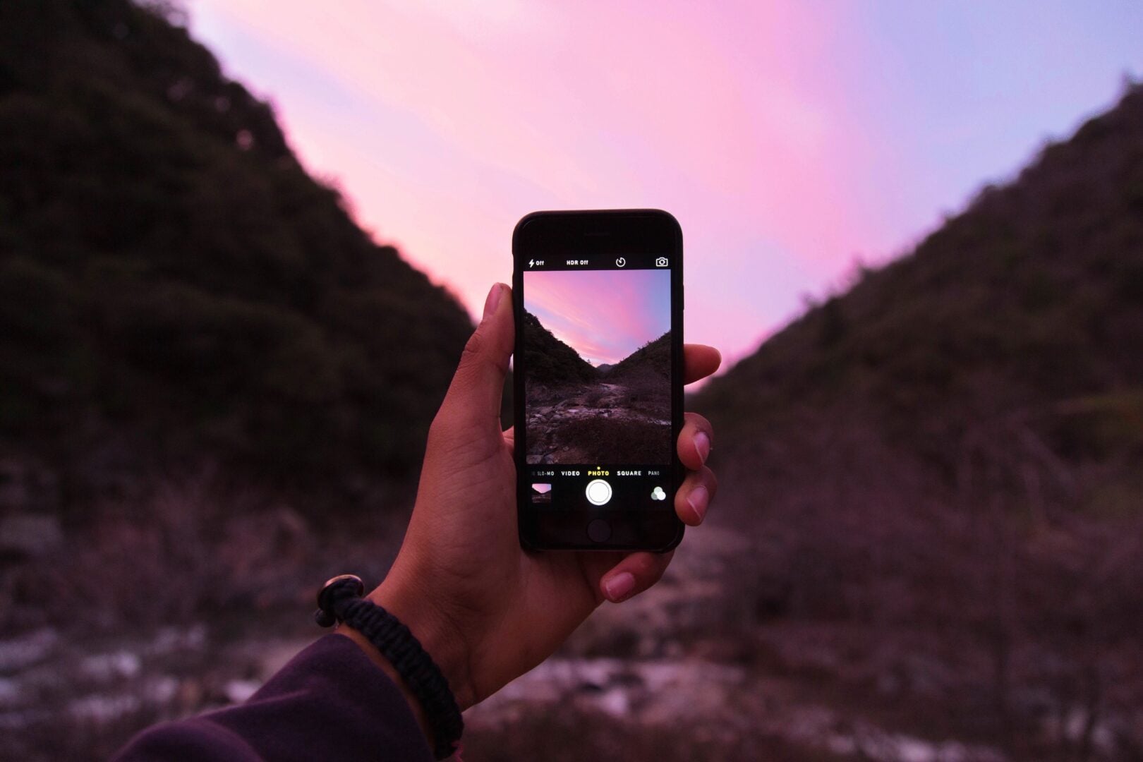 do iPhones shoot in RAW