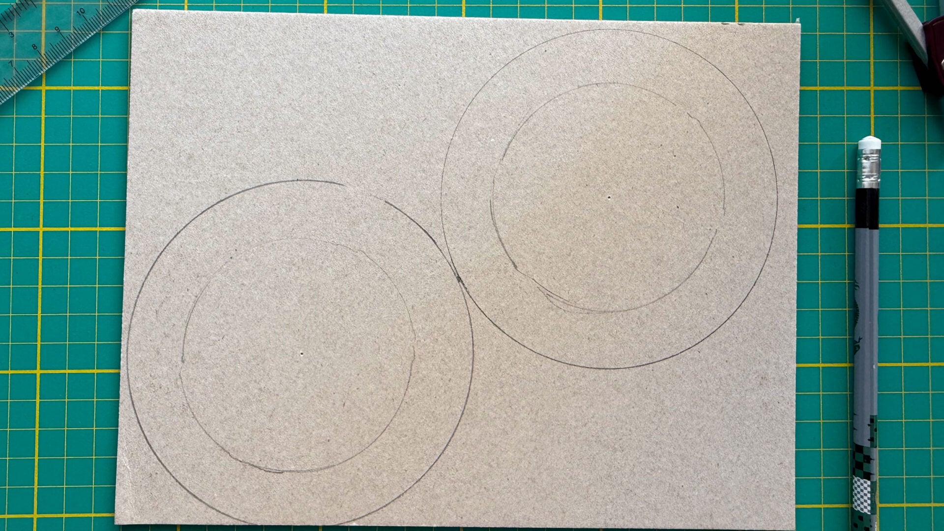 How to Make a DIY Solar Filter for Your Camera, Before the August 12 Solar Eclipse