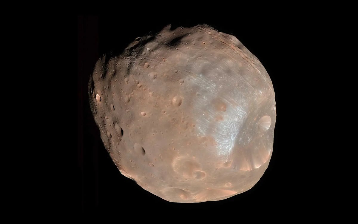 Phobos, the larger of Mars' two moons, is seen in this image taken by NASA's High Resolution Imaging Science Experiment (HiRISE) camera on the Mars Reconnaissance Orbiter. Credit: NASA/JPL-Caltech/University of Arizona