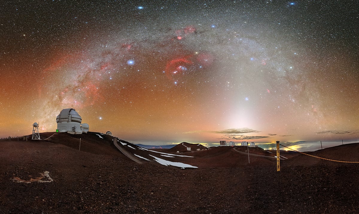 The skies over Gemini North (left). The gorgeous orange tint of the night sky seen here is due to a phenomenon called airglow. Credit: International Gemini Observatory/NOIRLab/NSF/AURA/T. Slovinský