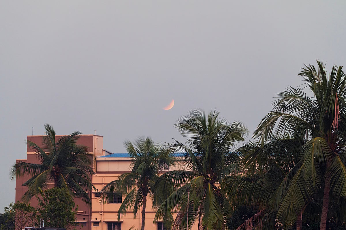 From some regions, you can watch the eclipse during moonrise