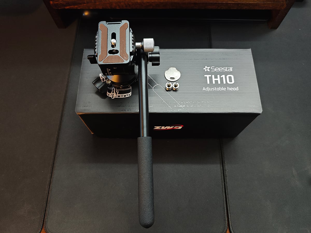 The Seestar TH10 adjustable head