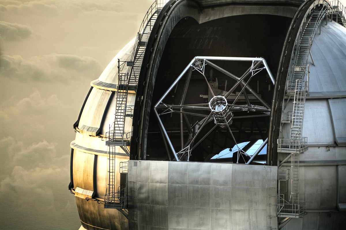 The world’s largest single-aperture optical telescope is the 10.4-m diameter Gran Telescopio Canarias. Credit: Instituto de Astrofísica de Canarias