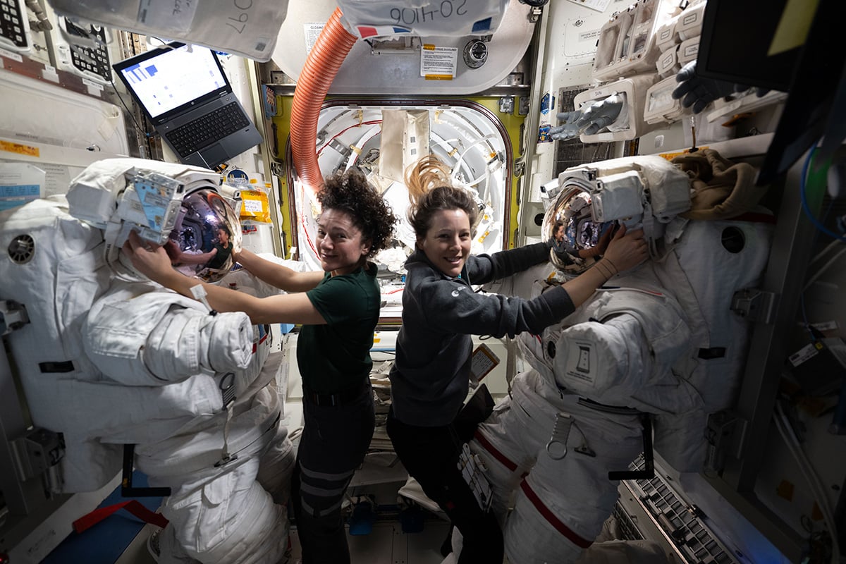 ESA astronaut Sophie Adenot and NASA astronaut Jessica Meir during EVA-99 preparations. Credit: ESA/NASA