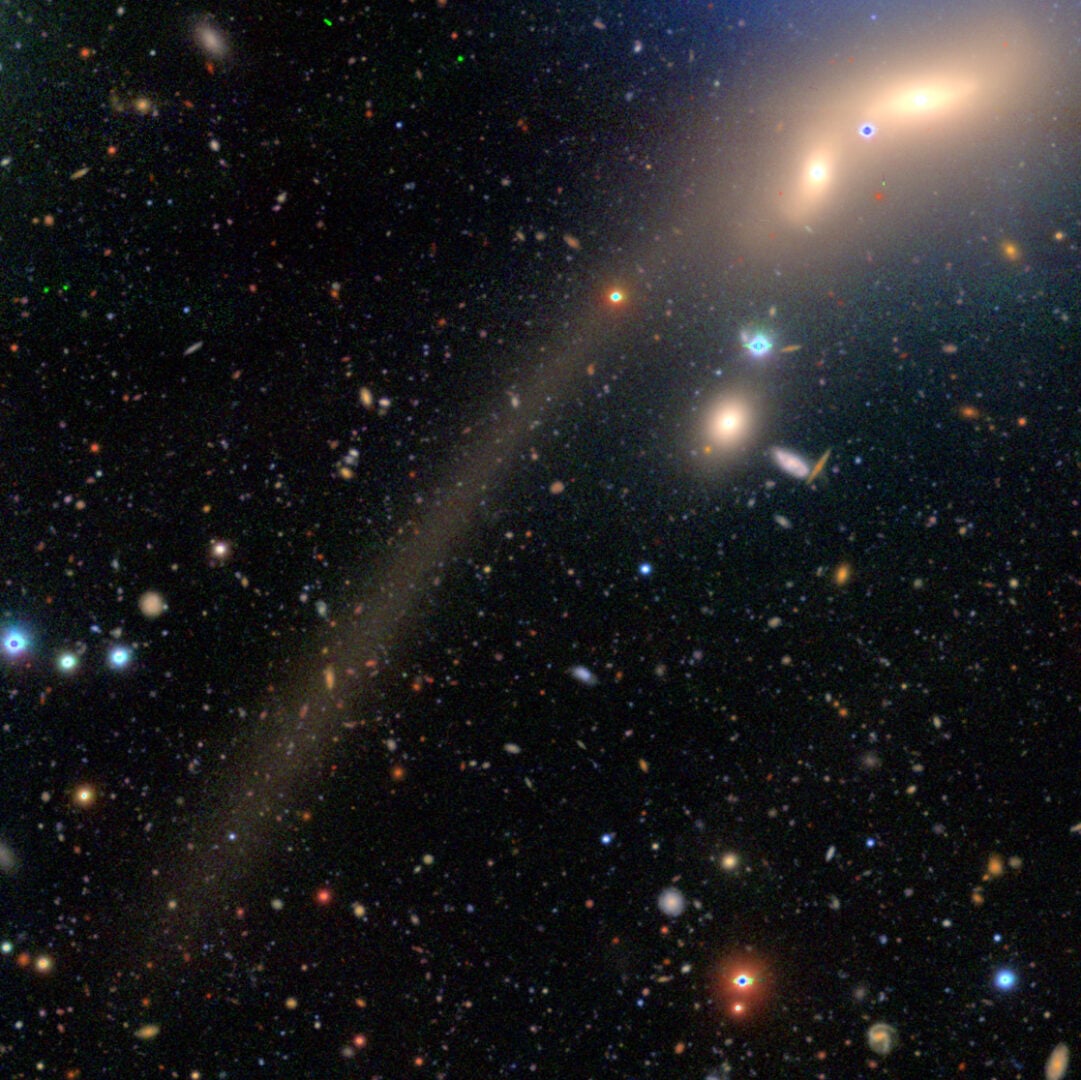 A close-up view of the tidal tail. Credit: NAOJ