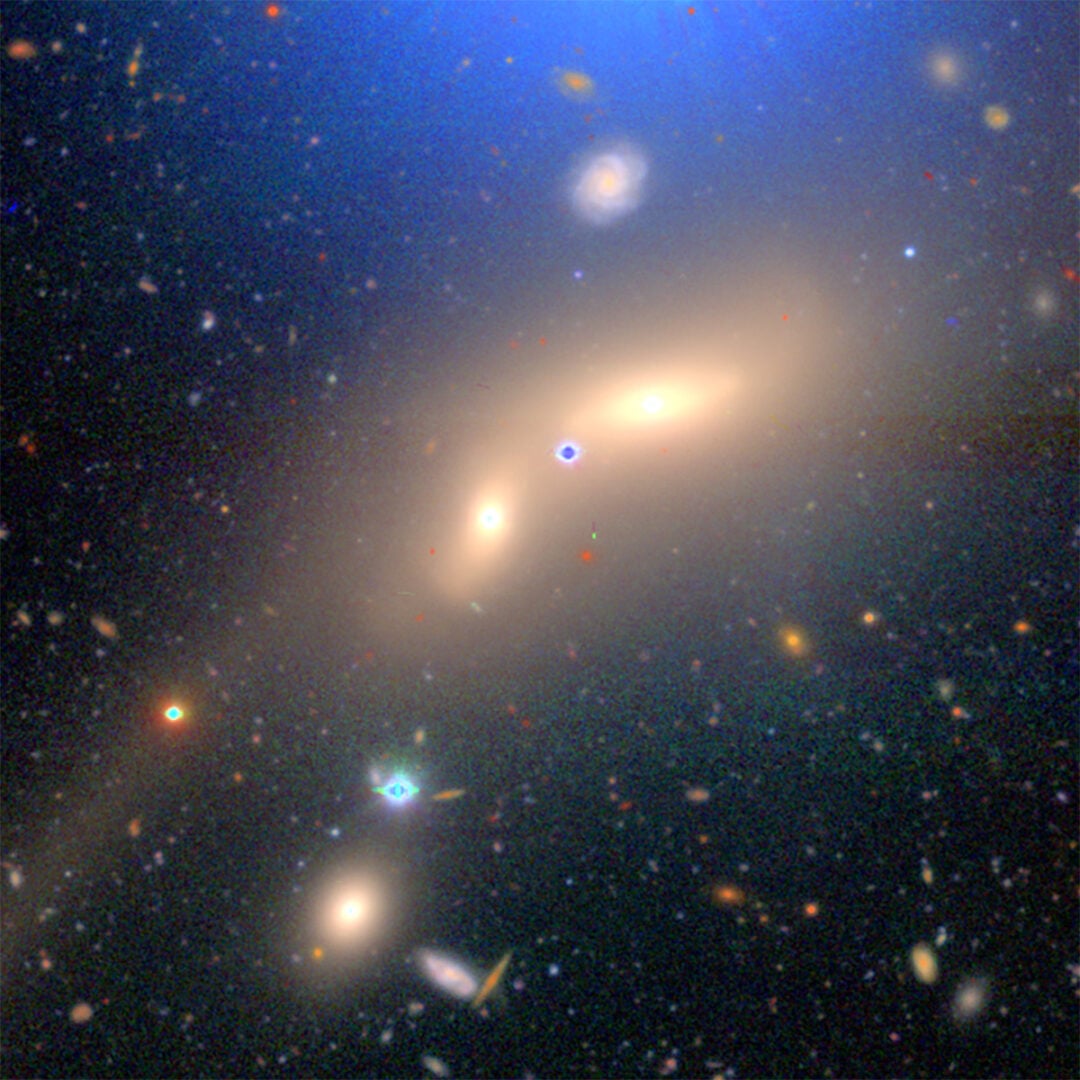 A close-up view of the two interacting galaxies: Arp 323A (right) and Arp 323B (left). Credit: NAOJ
